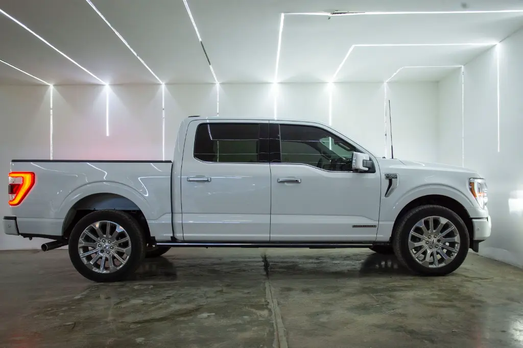 WhatsApp Image 2025-10-21 at 1.04.37 PM (1).webp