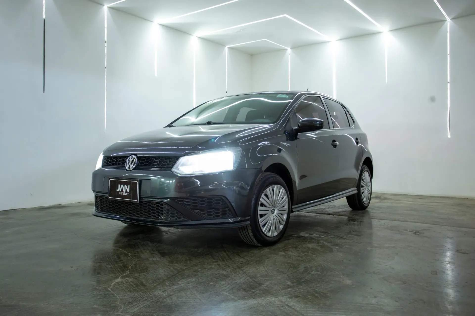 VOLKSWAGEN POLO STARLINE 2020