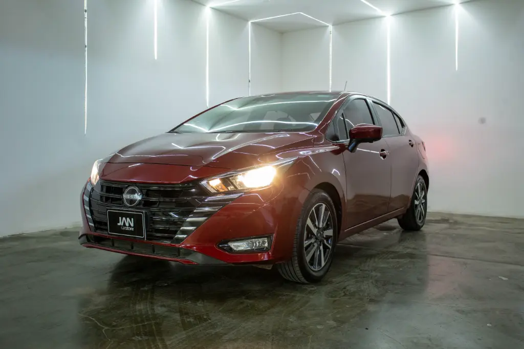 NISSAN VERSA ADVANCE 2023
